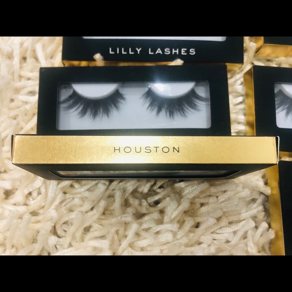 Lilly lashes